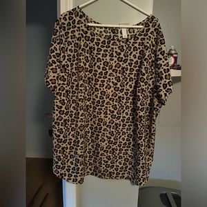 Ava & Viv leopard print blouse